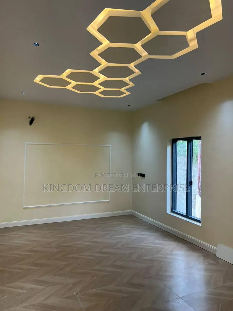 5bdrm Duplex in Naf Valley Estate for sale in Asokoro