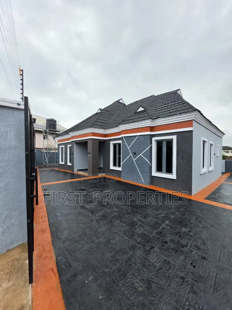 4bdrm Bungalow in Akoto Estate, Akala Express for sale in Akala Express