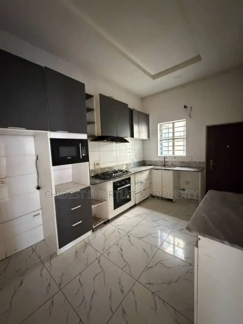 1bdrm Apartment in Royal Pine Estate, Lekki Phase 2 for rent in Lekki Phase 2