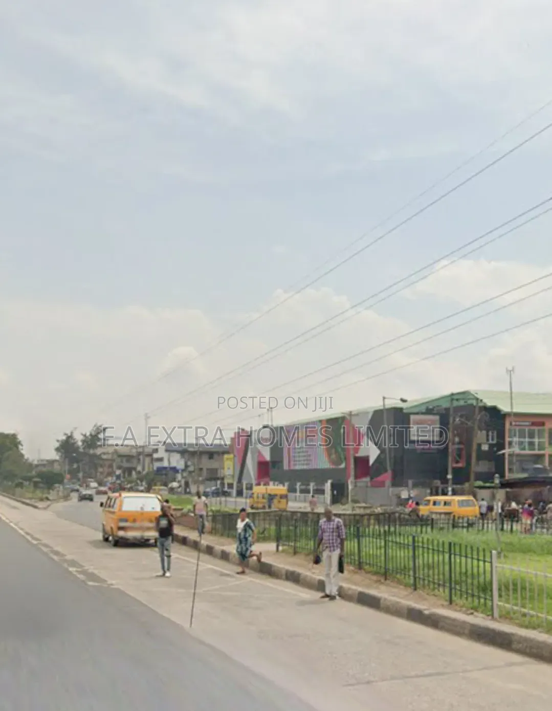 Commercial Structure Block of Offices, Cinema  in Ikorodu Road / Shomolu
