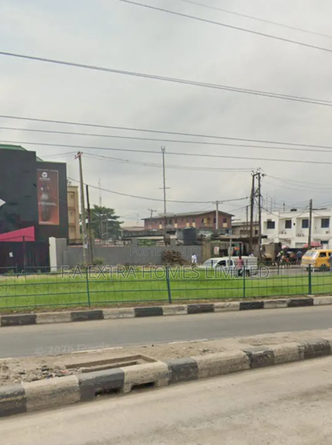 Commercial Structure Block of Offices, Cinema  in Ikorodu Road / Shomolu