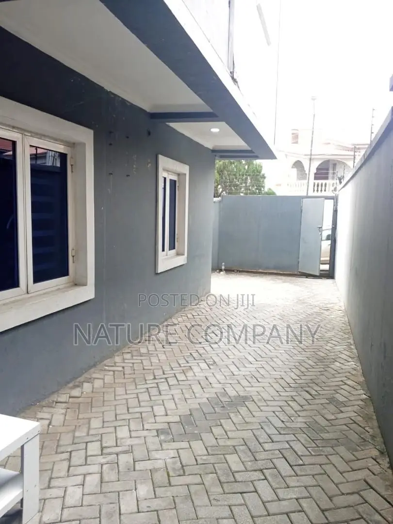 4bdrm Duplex in Adeniyi Jones Ikeja for rent in Ikeja