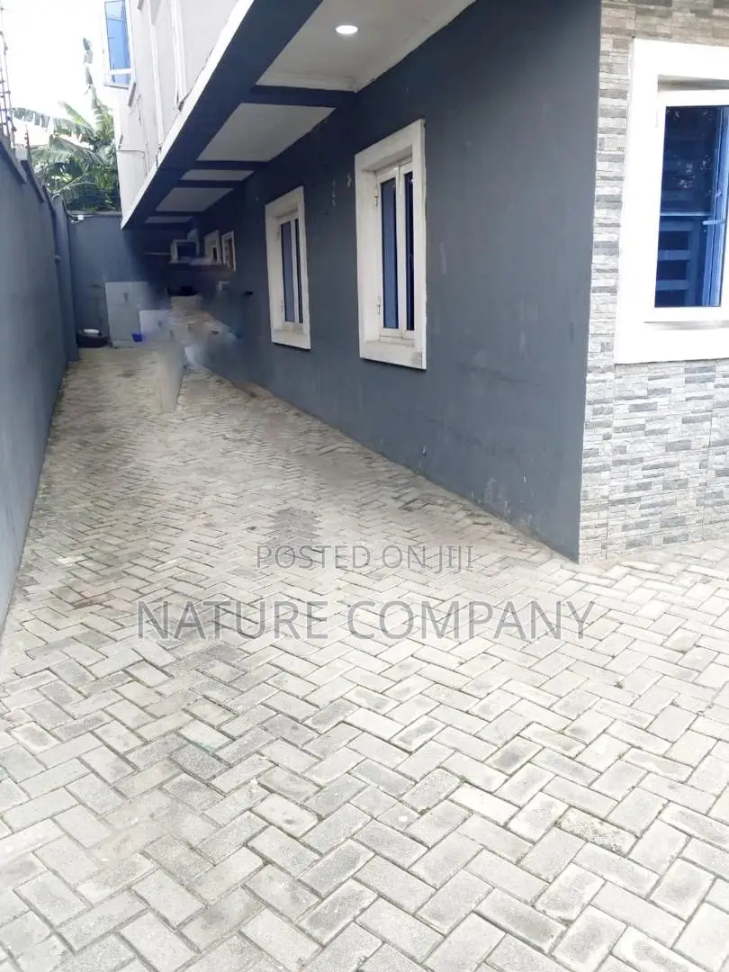 4bdrm Duplex in Adeniyi Jones Ikeja for rent in Ikeja