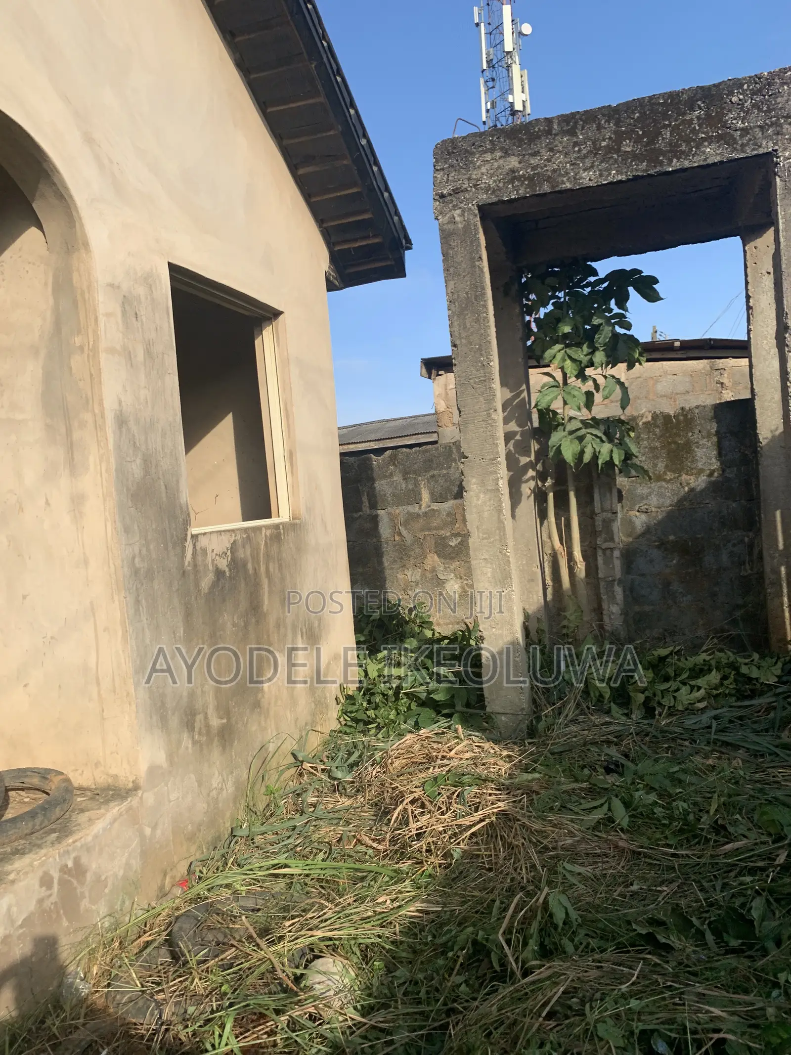 3bdrm Block of Flats in Agric Road, Egan for sale in Egan