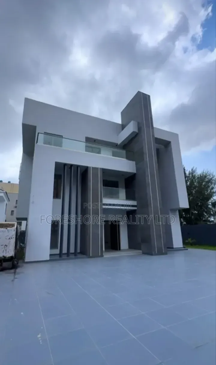 4bdrm Duplex in Banana Island for sale in Banana Island