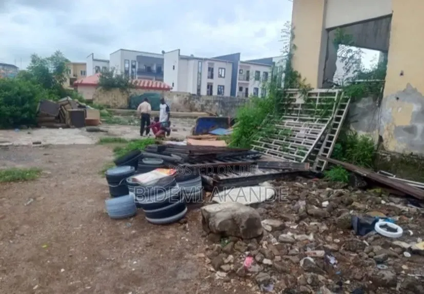 684.73sqm Land for Sale in Ikeja! in Obafemi Awolowo Way