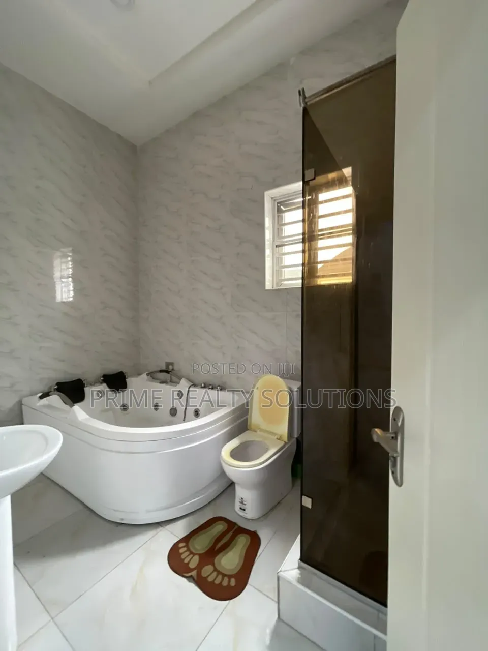 Furnished 4bdrm Duplex in Chevron for rent in Chevron