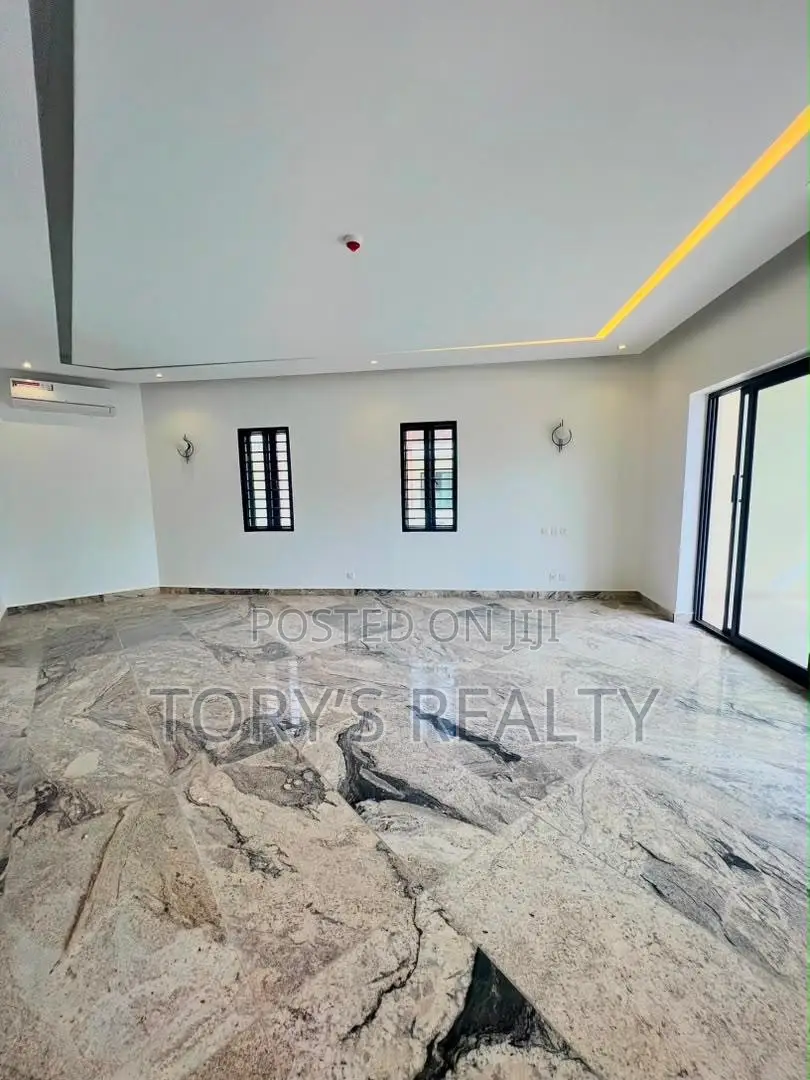 5bdrm Duplex in Ikoyi for sale in Old Ikoyi