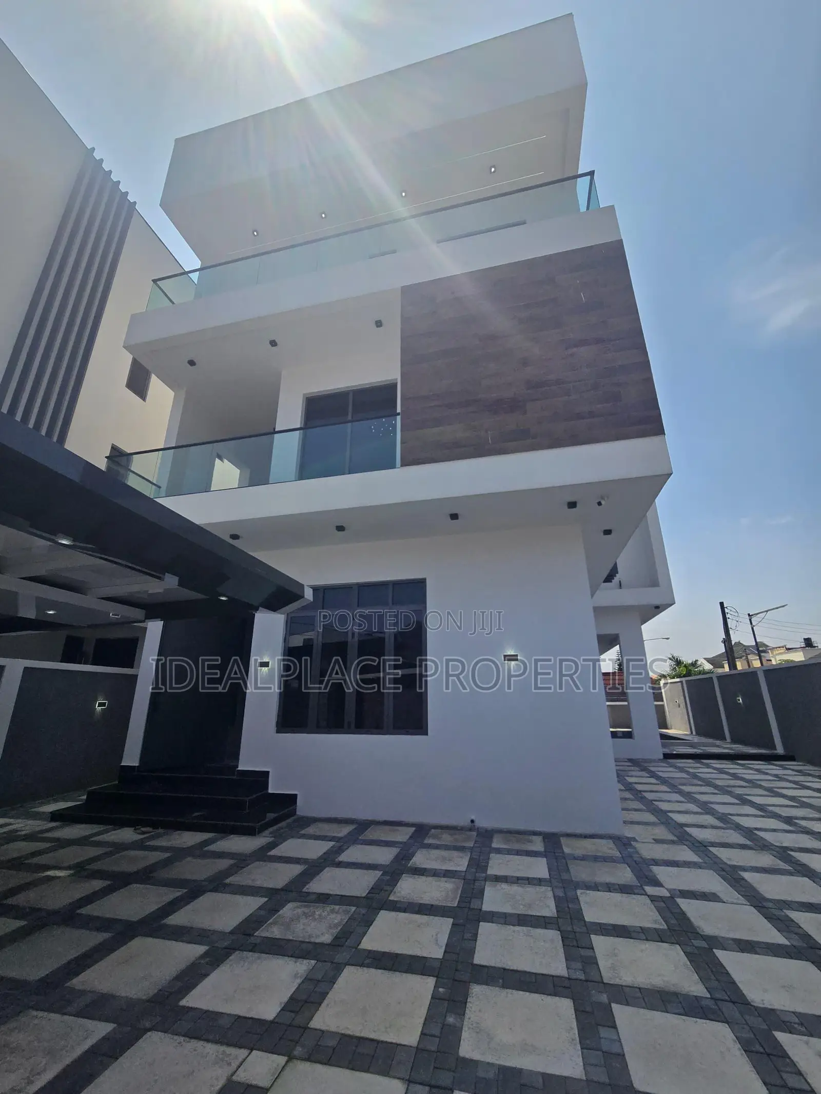 5bdrm Duplex in Lekki Phase 1 for sale in Lekki Phase 1