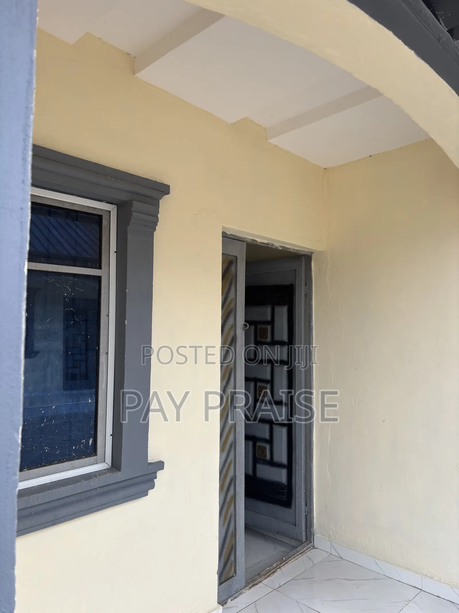 Mini Flat in Adamo for rent in Adamo
