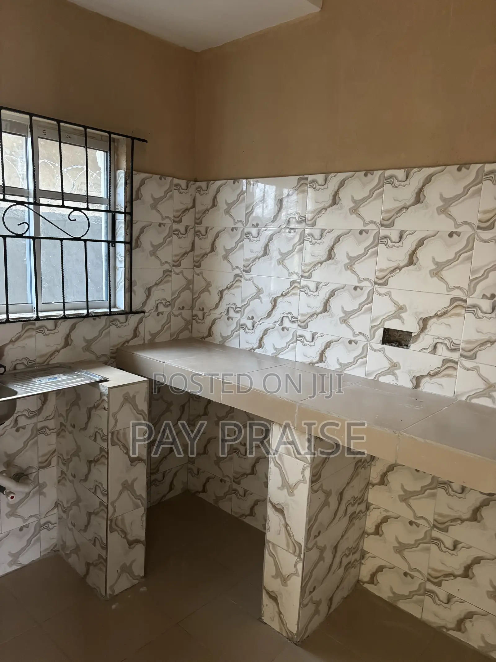 Mini Flat in Adamo for rent in Adamo