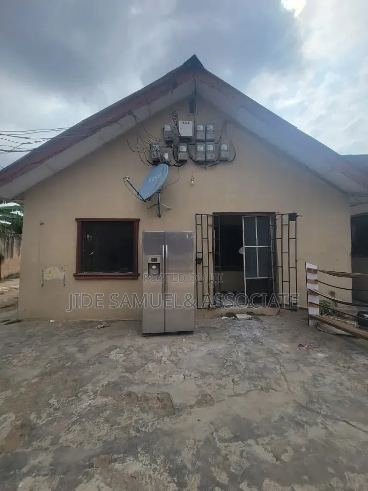 2bdrm Bungalow in Ayobo for rent in Ayobo