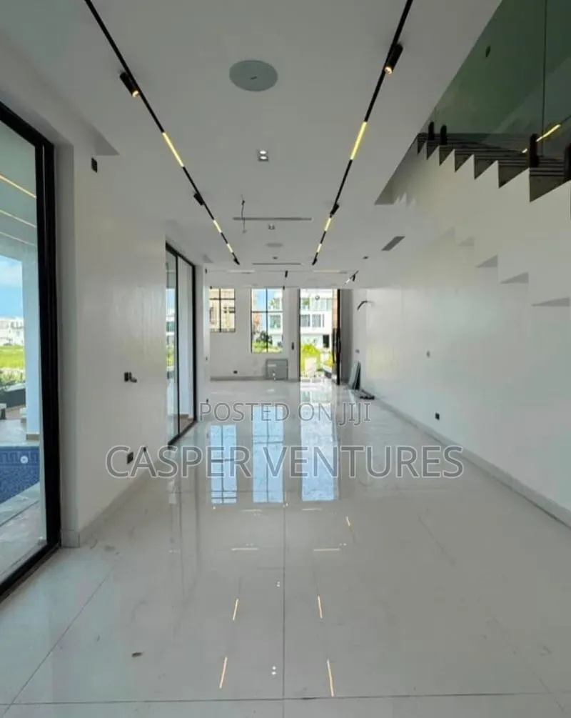 5bdrm House in Cowrie Creek, Lekki for rent in Lekki