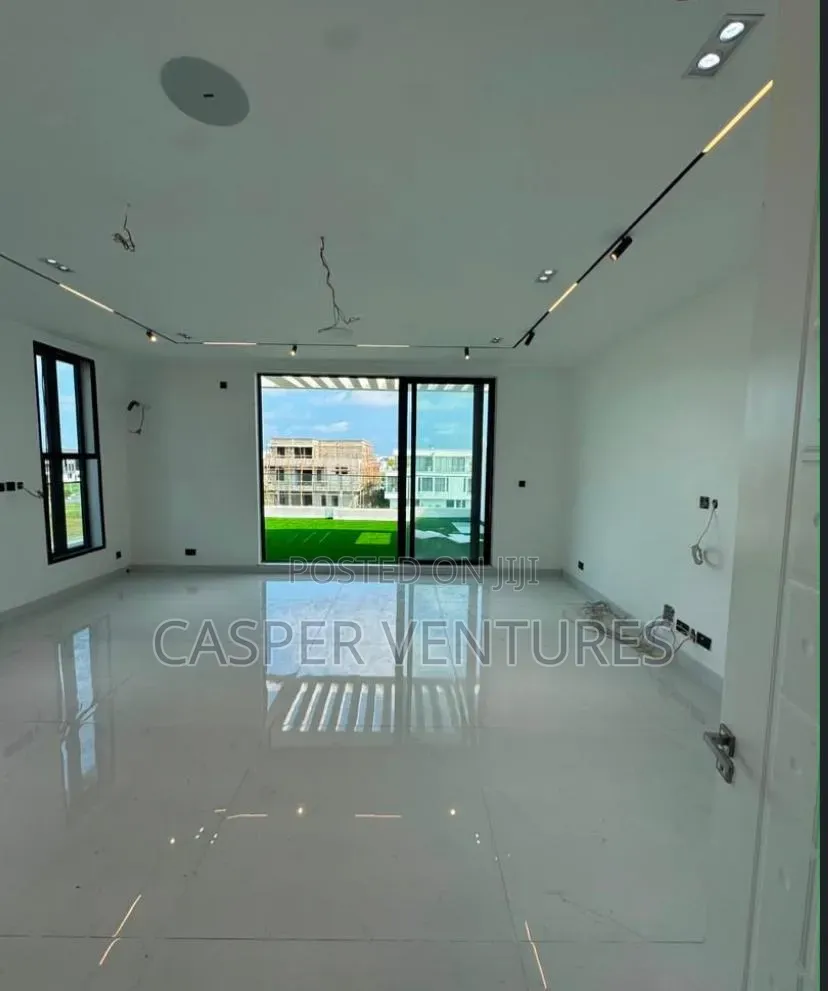 5bdrm House in Cowrie Creek, Lekki for rent in Lekki