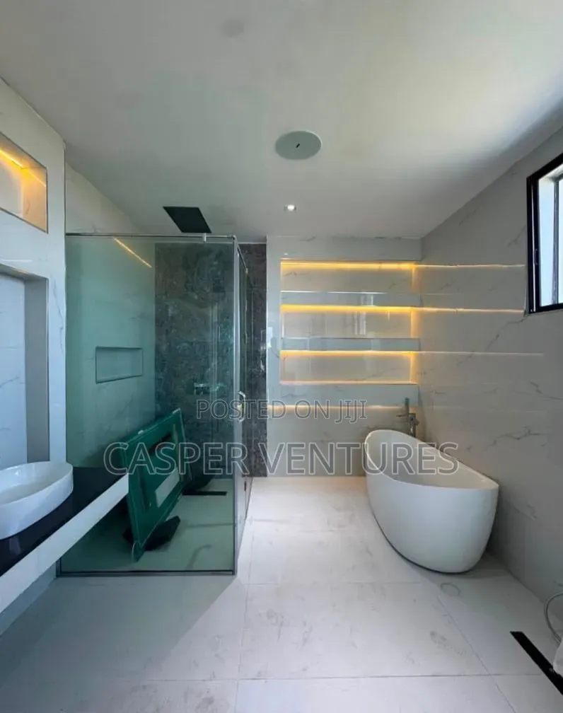 5bdrm House in Cowrie Creek, Lekki for rent in Lekki
