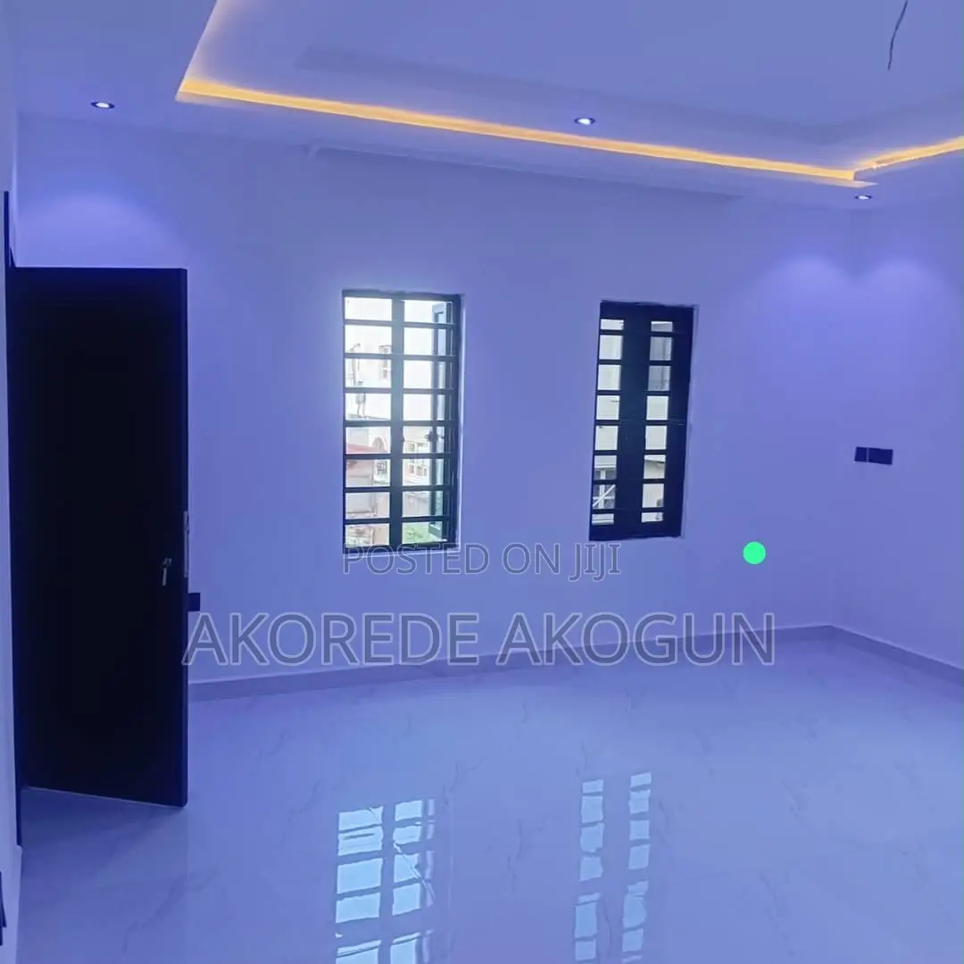 3bdrm Mansion in Gbakada, Ifako-Gbagada for sale in Ifako-Gbagada