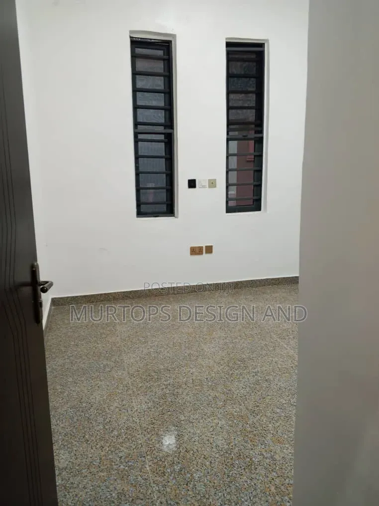 4bdrm Townhouse / Terrace in Chevron for rent in Chevron