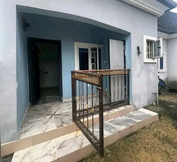 For Sale : Storey Building With 14 Shops on Major Aba Road, Ph in Port-Harcourt