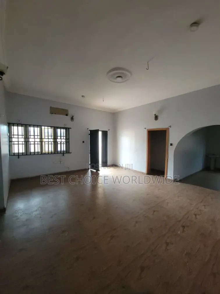 5bdrm Duplex in Kolapo Ishola Gra, Akobo for rent in Akobo