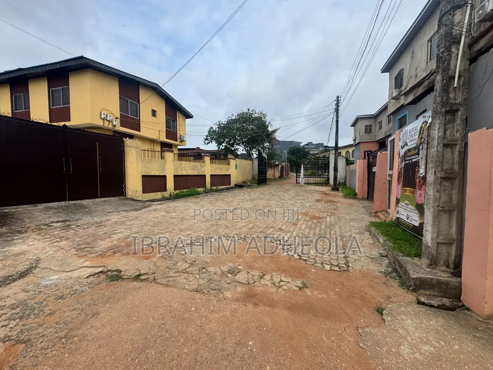 Land Measuring 500sqm With a Demolishable Structure on It, in a Lov in Berger