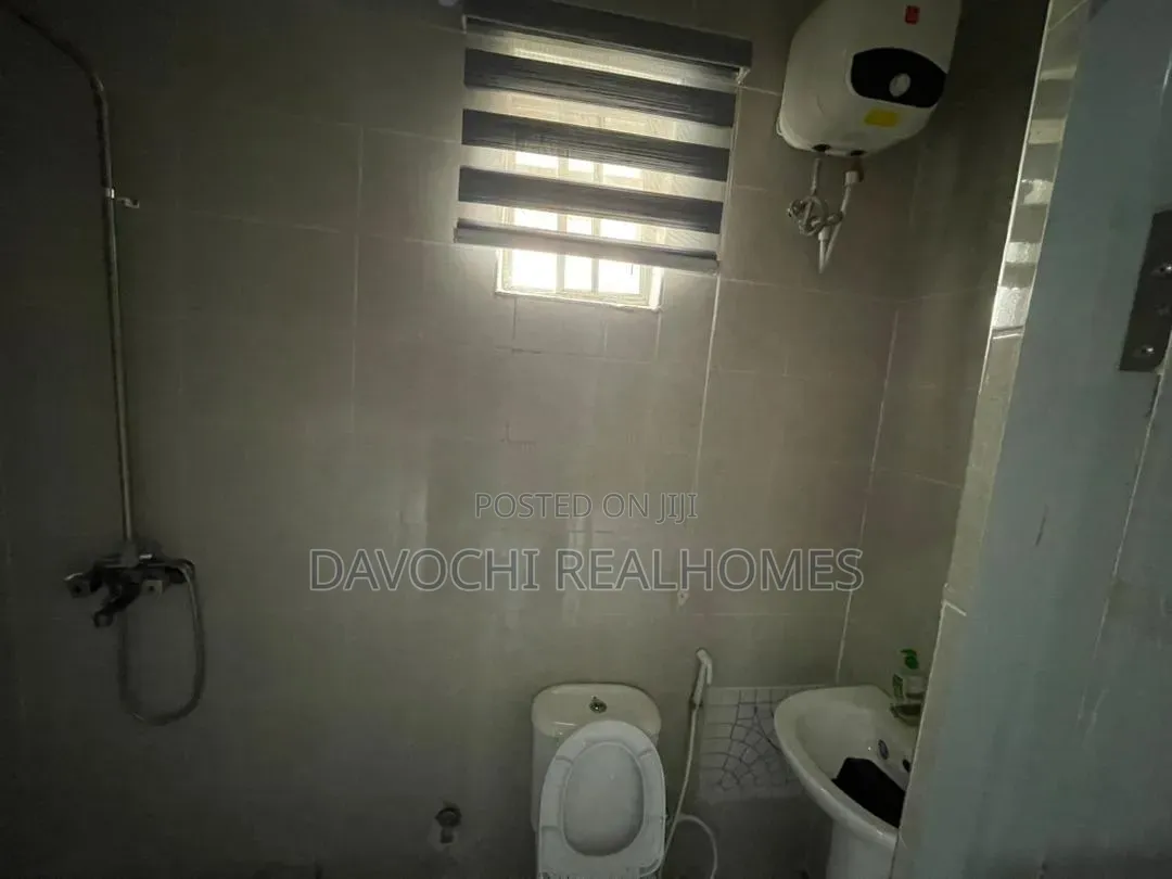 4bdrm Duplex in Thomas Estate for rent in Thomas Estate