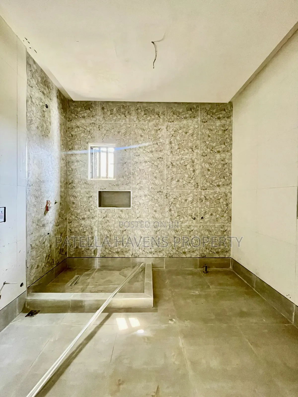 5bdrm Duplex in Jahi for sale in Jahi