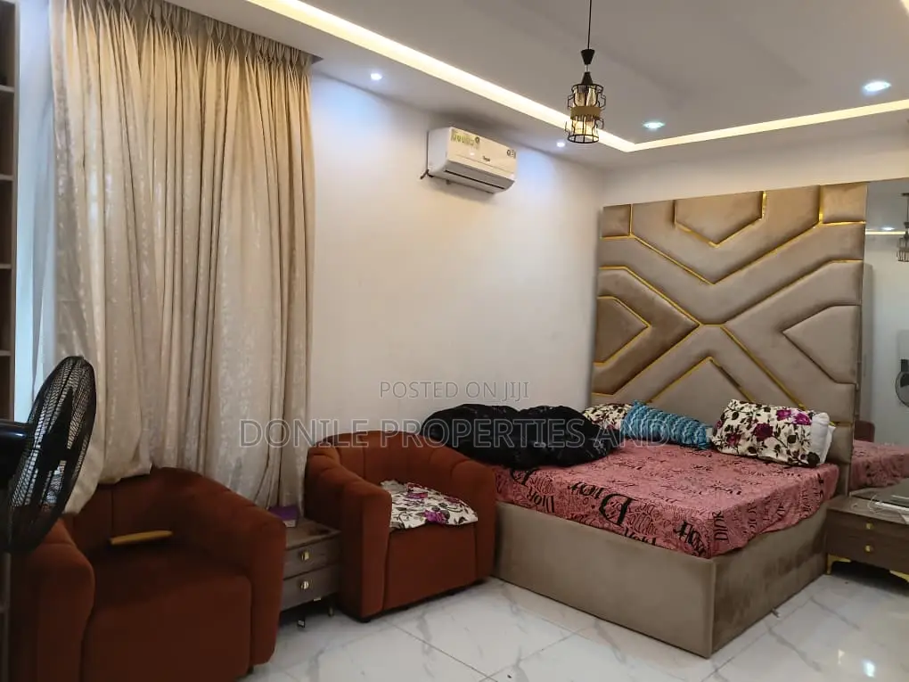 4bdrm Duplex in Homas Estate. for sale in Thomas Estate