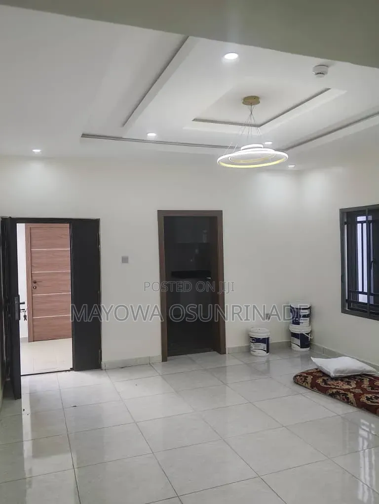 2bdrm Apartment in Kolapo Ishola Gra, Akobo for rent in Akobo
