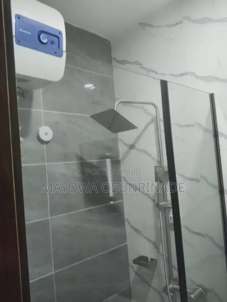 2bdrm Apartment in Kolapo Ishola Gra, Akobo for rent in Akobo