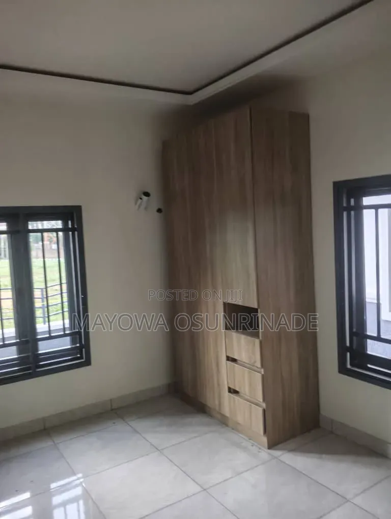 2bdrm Apartment in Kolapo Ishola Gra, Akobo for rent in Akobo