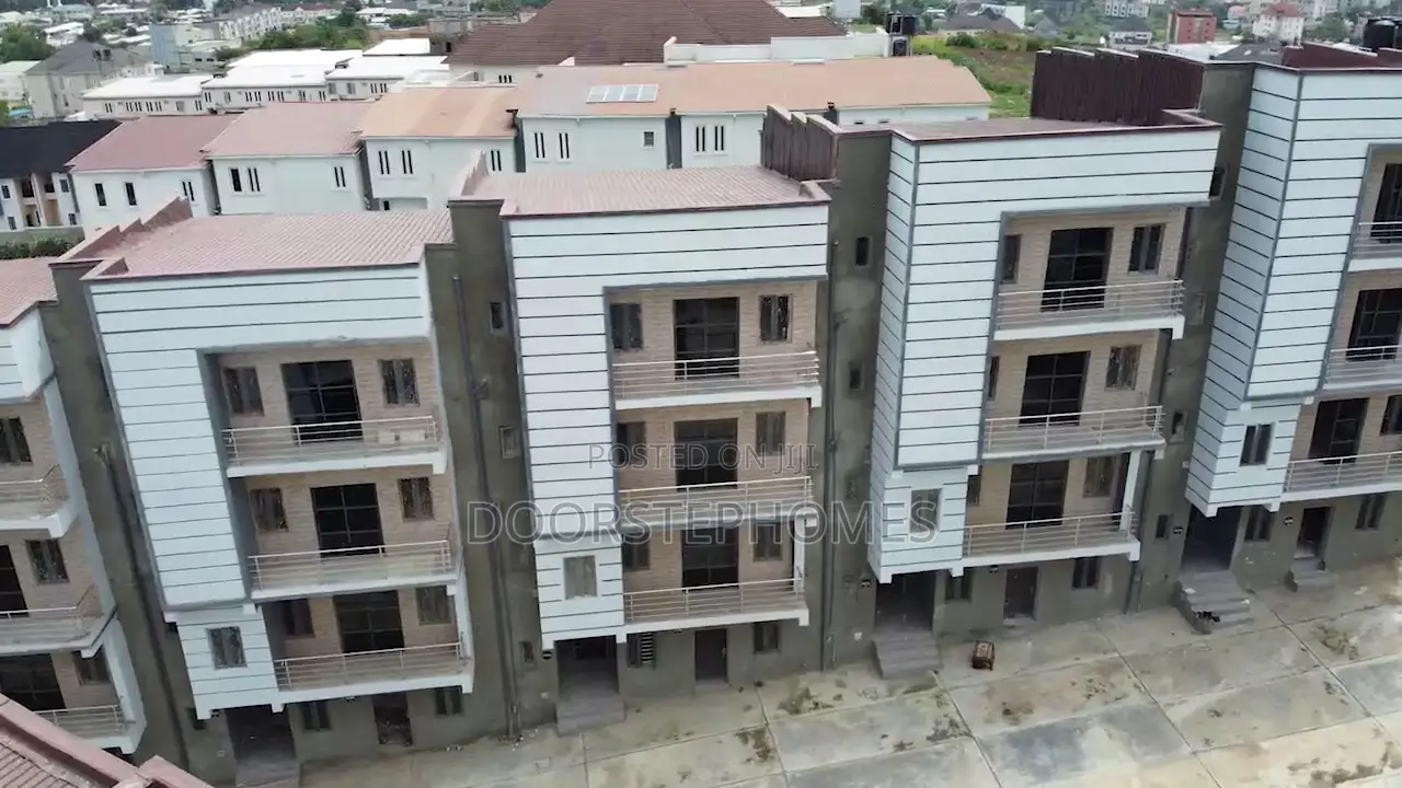 4bdrm Townhouse/Terrace in Serenity Park Estate, Life Camp for sale in Life Camp