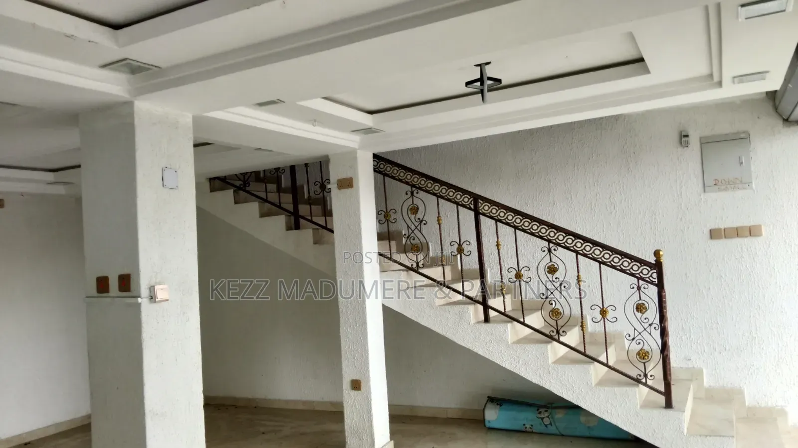 To Let : Duplex Shop at Eliozu Port Harcourt in Port-Harcourt