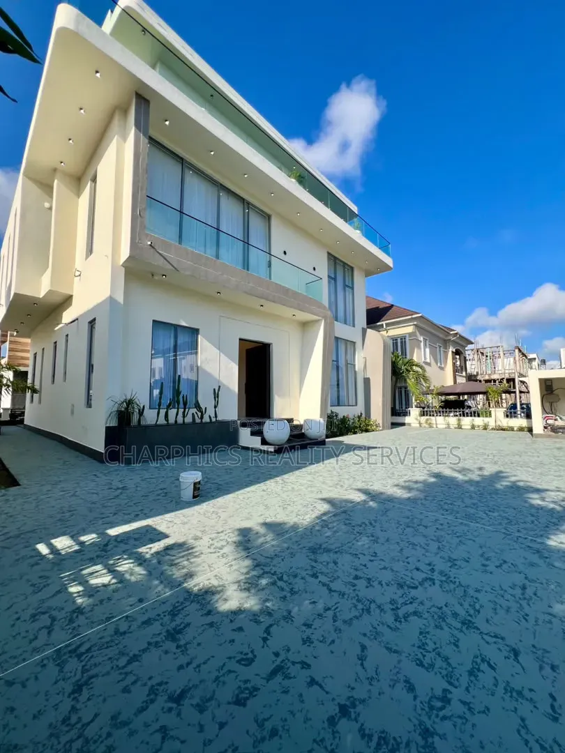 5bdrm Duplex in Osapa london for sale in Osapa london