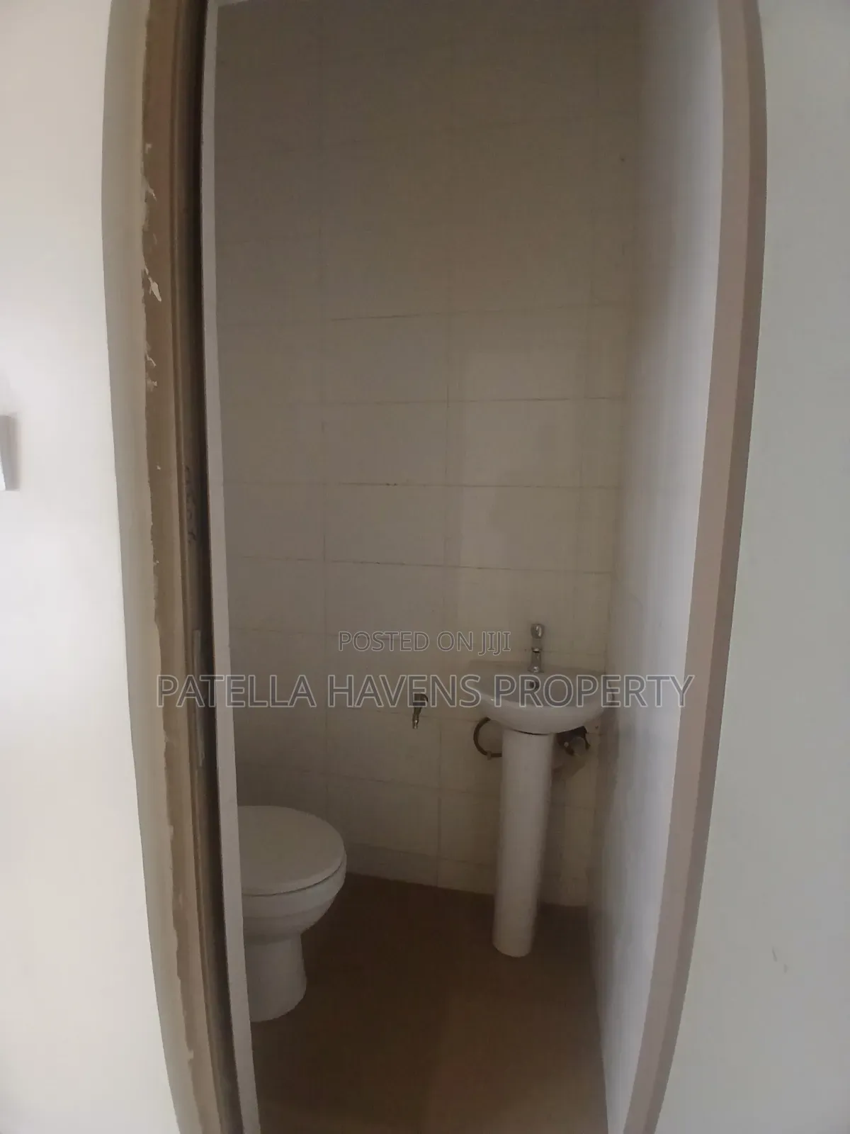 Commercial Property for Rent Banex in Zone 2 / Wuse