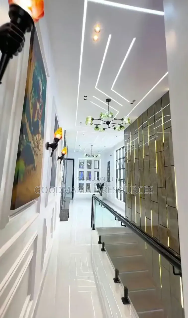 5bdrm Duplex in Lekkipalmcity, Ajah for sale in Ajah