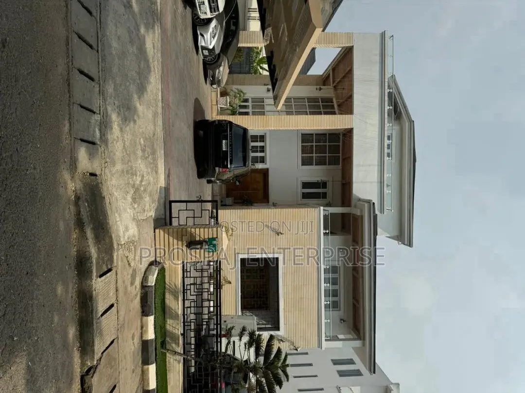 5bdrm Duplex in Chevron for sale in Chevron