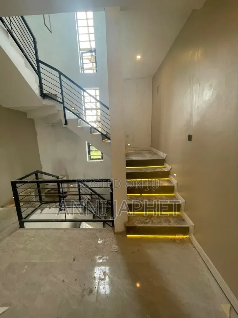 4bdrm Duplex in Awoyaya for sale in Awoyaya