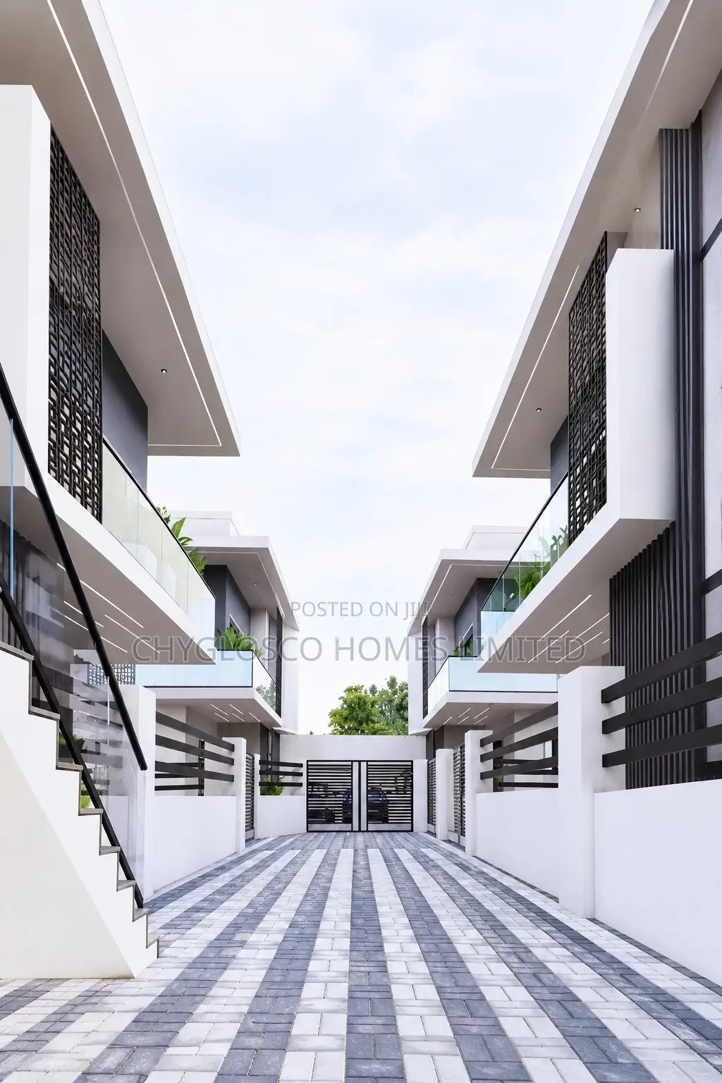 4bdrm Duplex in Jubilee Estate, New Layout for sale in New Layout