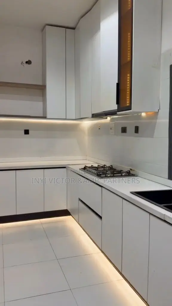 5bdrm Duplex in Idu Industrial for sale in Idu Industrial