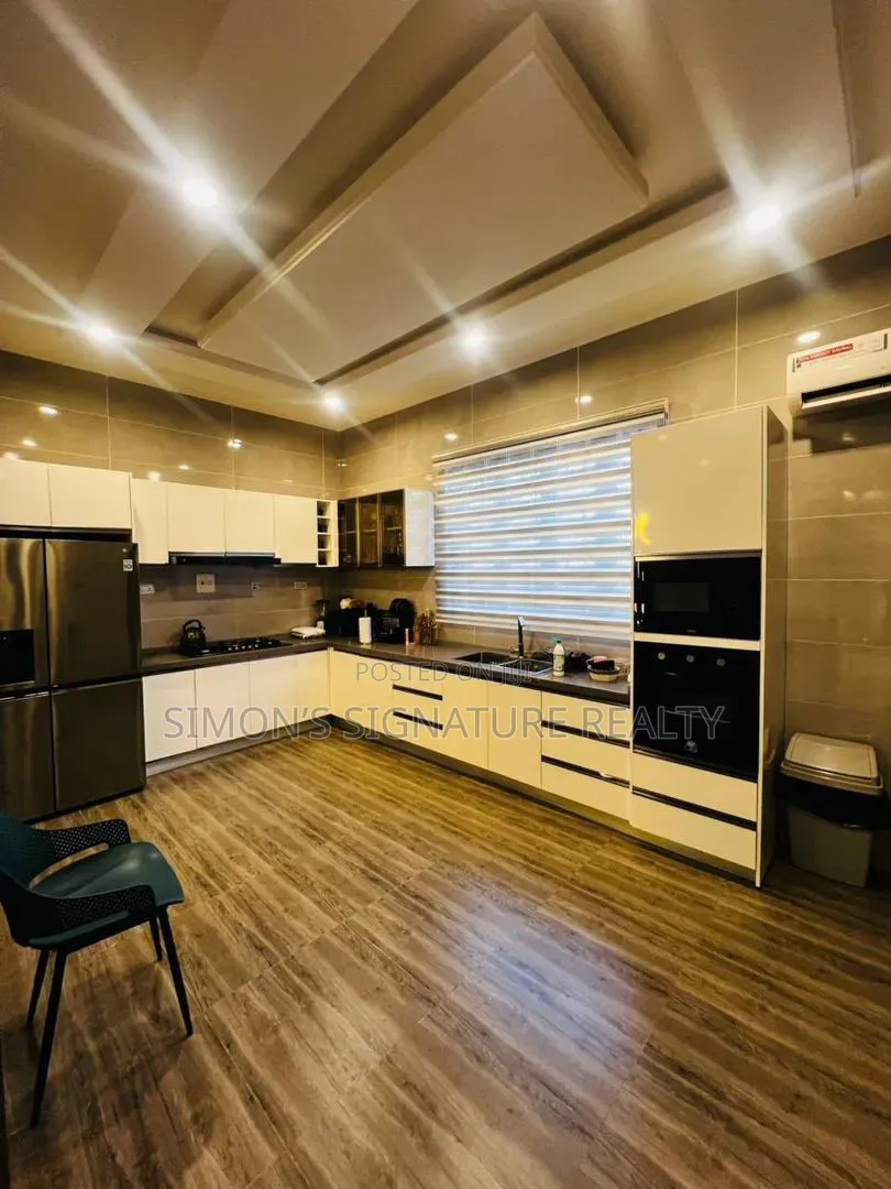 Furnished 4bdrm Duplex in Orchid, Chevron for rent in Chevron