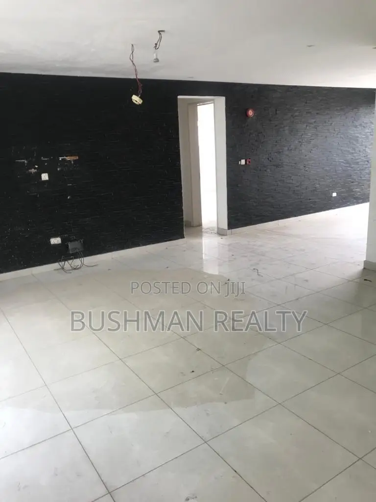 3bdrm Duplex in Agungi for rent in Agungi