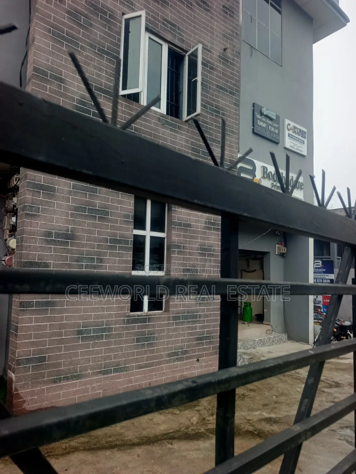Very Spacious Open Plan Office Space Available at Vertinary Mokola in Adamasingba