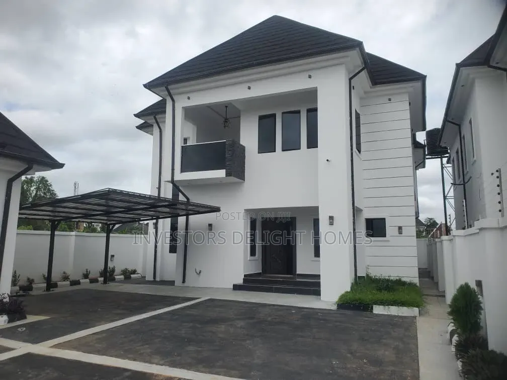 5bdrm Duplex in Oshimili South for sale in Oshimili South