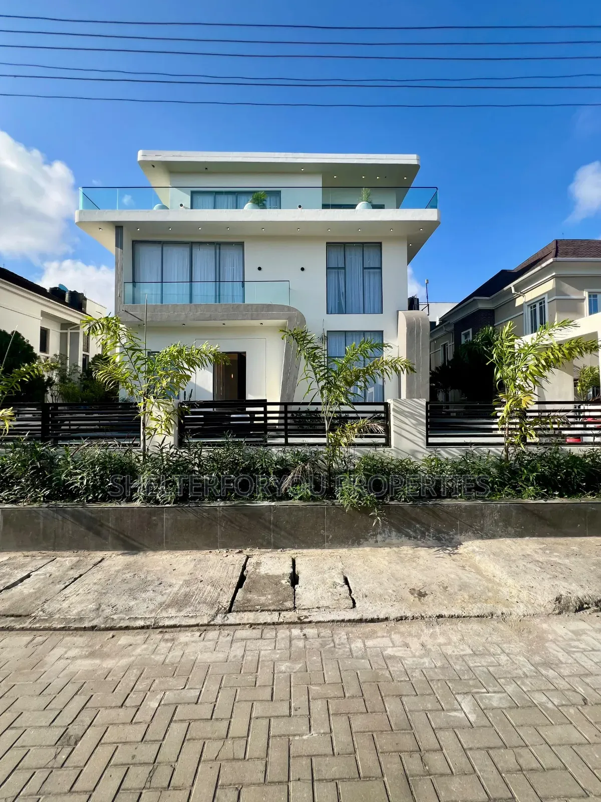 5bdrm Duplex in Osapa london for sale in Osapa london