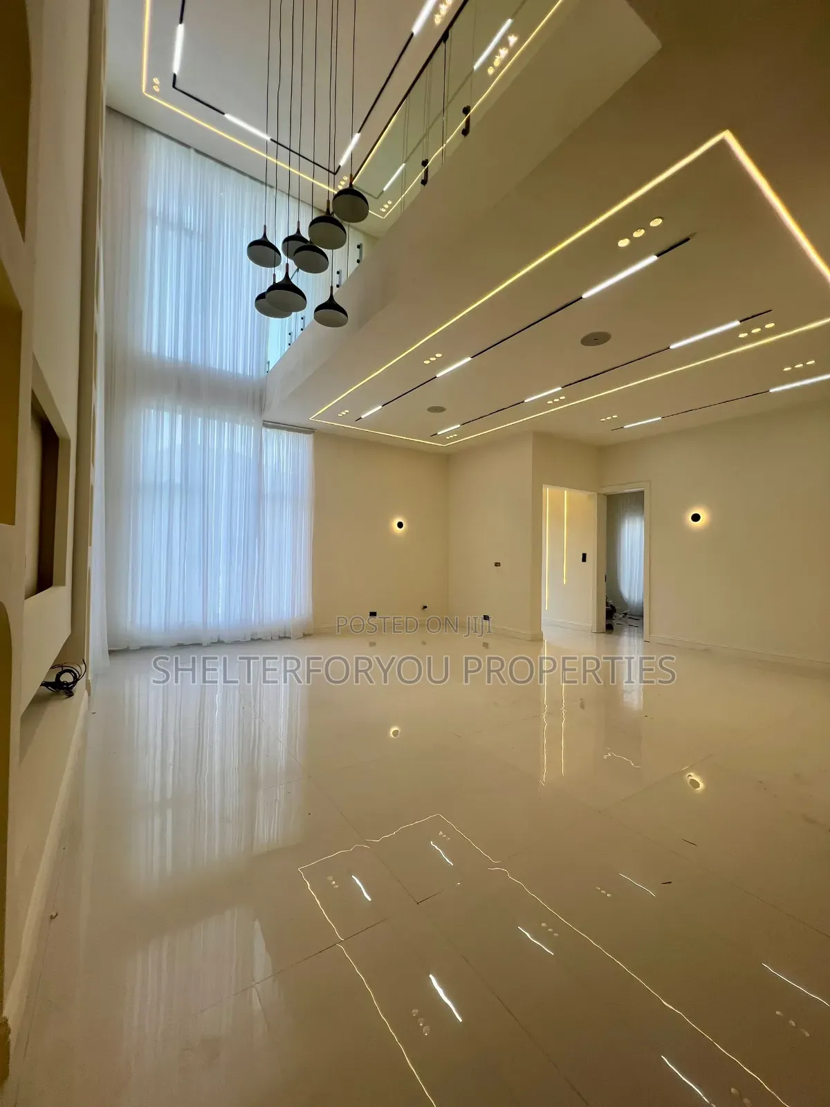 5bdrm Duplex in Osapa london for sale in Osapa london