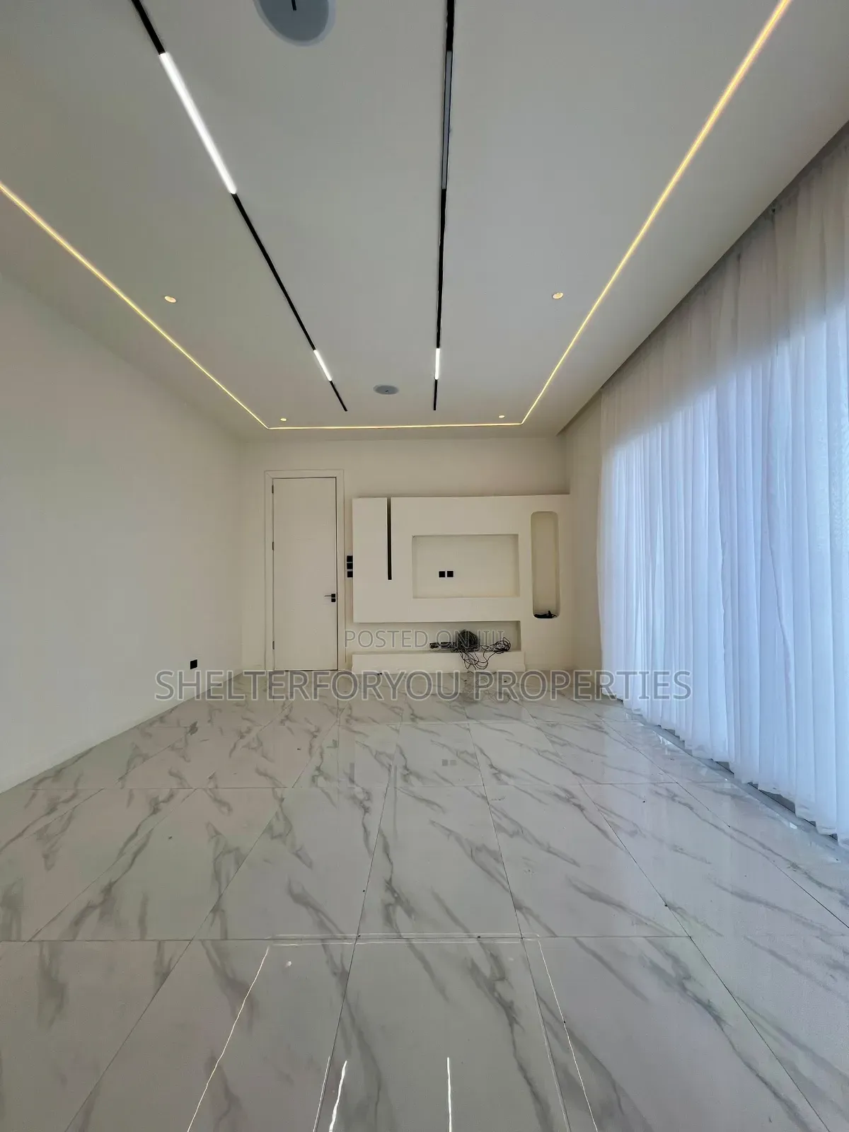 5bdrm Duplex in Osapa london for sale in Osapa london