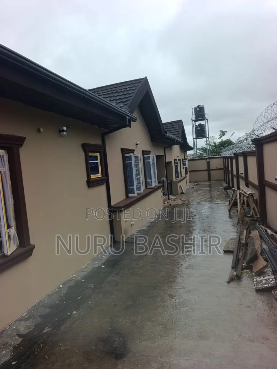3bdrm Bungalow in Akala Estate, Akobo for rent in Akobo