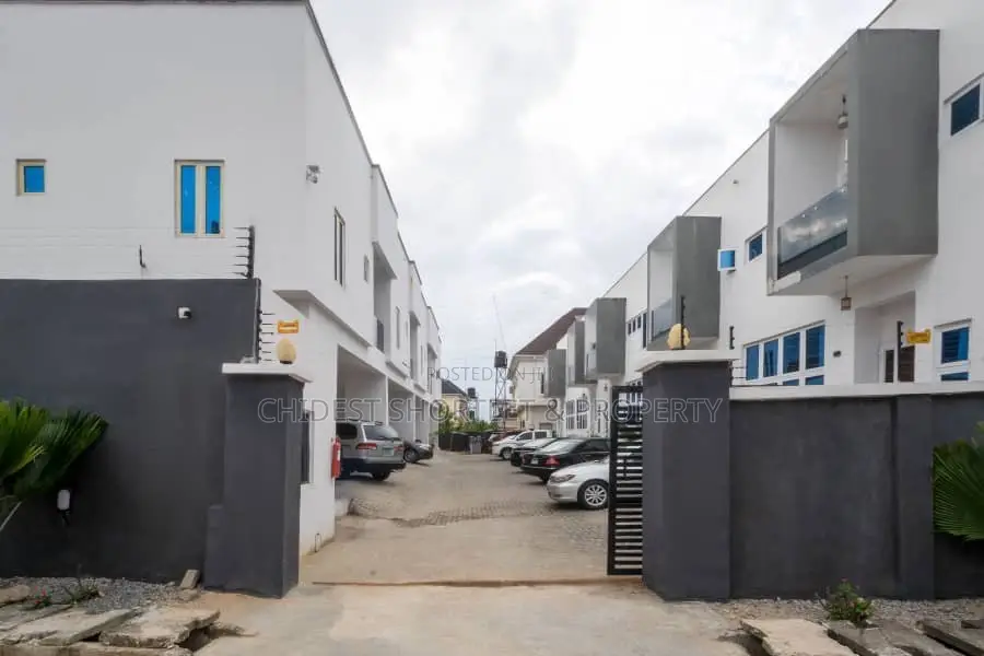 4 Bedroom Terrace in Thomas Estate