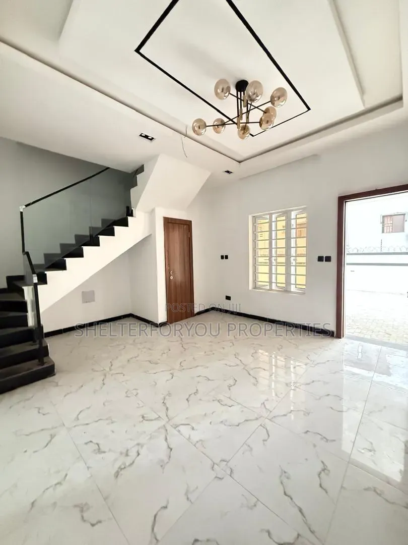 3bdrm Duplex in Sangotedo for sale in Sangotedo