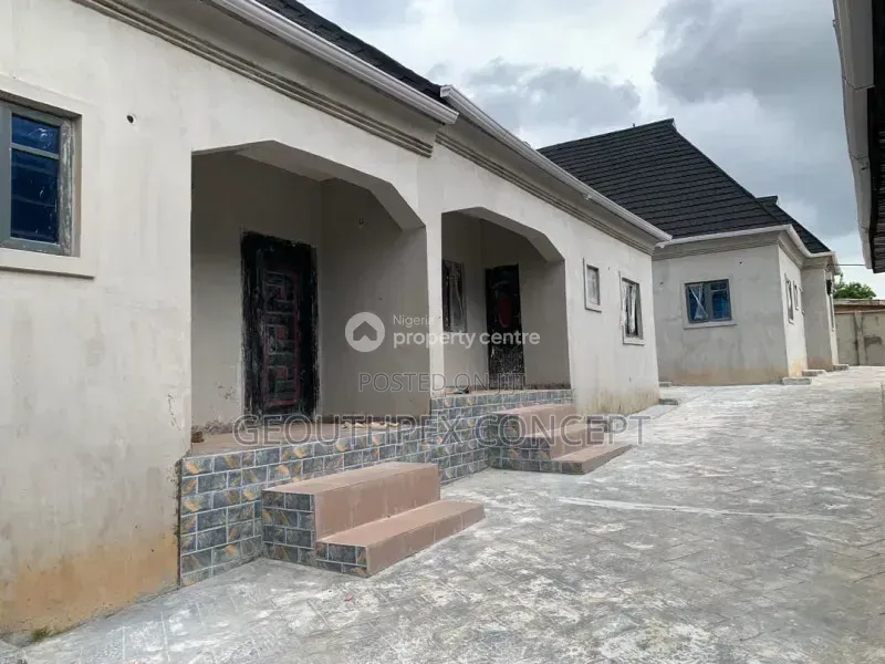2bdrm Block of Flats in Oluyole for rent in Oluyole